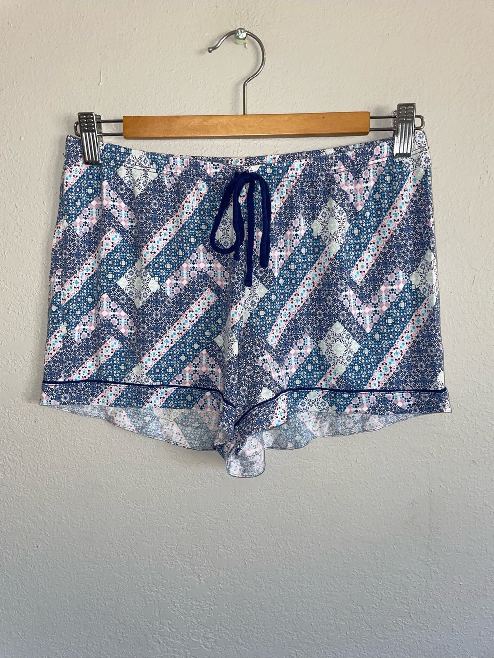 Victoria’s Secret Women’s Blue Floral Pattern Lounge Shorts small
